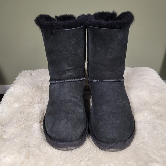 UGG Bailey Bow II Boot Black Size 7 Sheepskin Boots - Picture 2 of 9